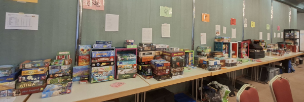 Eine der drei W�nde mit Privatspielen